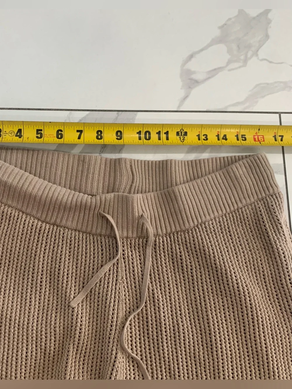 Alo Yoga Open-Knit Shorts Men Medium? Chestnut Pockets Logo (See measurements)